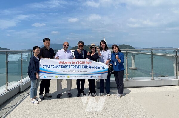 여수시가 2024 한국 테마관광 박람회 사전 이벤트로 홀랜드 아메리카&씨번, MSC 등 크루즈 선사 관계자를 여수로 직접 초청해 ‘백리섬섬길 섬 파노라믹 투어’를 선보였다.