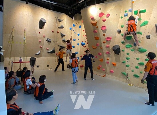 안전체험 광주광역시빛고을국민안전체험관은 체험관에서 다문화가족 100여명이 참여한 가운데 안전체험 한마당 행사를 개최했다