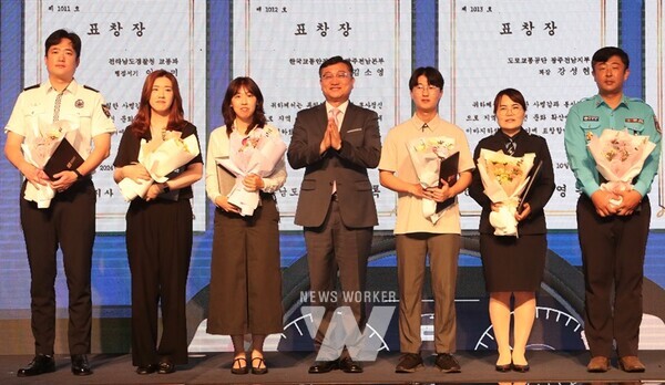 전라남도는 10일 교통안전 11개 협업 기관과 2024년 전남도 교통안전문화 실천 다짐대회를 개최했다.