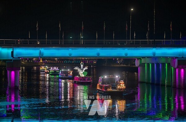 정원드림호 야간 수상 퍼레이드