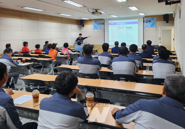 여수광양항만공사(사장 박성현, YGPA)는 여수엑스포 컨벤션센터에서 중대재해 예방을 위한 여수세계박람회장 안전보건 종사자 교육을 실시했다