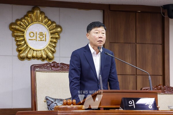 순천시의회(의장 정병회)는 14일 제2차 본회의를 열어 총 26건의 안건을 심의·의결하고 11일간의 의사일정을 마무리했다