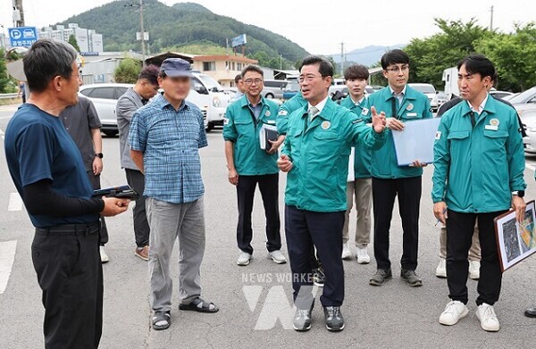 정인화 광양시장은 17일 광양의 문제는 현장에서 답을 찾는 소통행정인 ‘6월 중 제2차 현장 소통의 날’을 가졌다