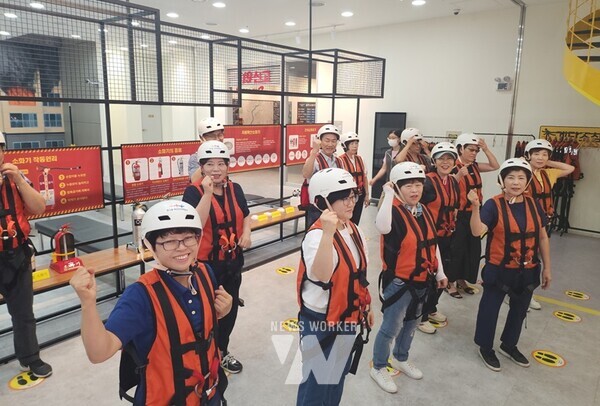 광주광역시(시장 강기정)는 19일 빛고을국민안전체험관에서 안전보안관 40여 명을 대상으로 재난안전체험 교육을 실시했다.