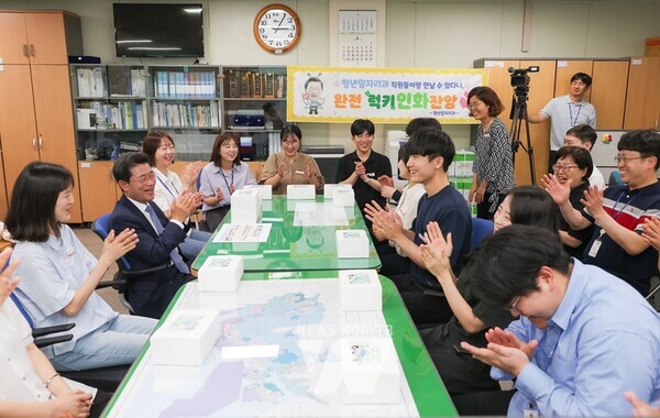 지난 20일(목) 시장님과 직원 상호 간 유대감을 형성하고 활력있는 직장 분위기 조성을 위해 6월 중 ‘광양시가 응원합니다!’ 행사를 가졌다