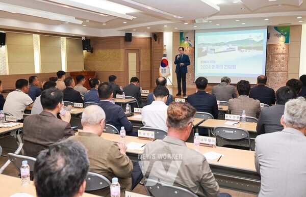 전남 완도군은 2일 군청 대회의실에서 지역 언론이 40여 명이 참석한 가운데 「민선 8기 2주년 언론인 간담회」를 개최했다.