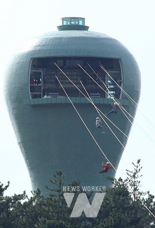 강진 가우도 청자타워에서 타고 내려오는 짚트랙.