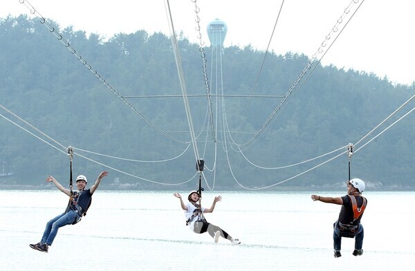 강진 가우도 청자타워에서 타고 내려오는 짚트랙.