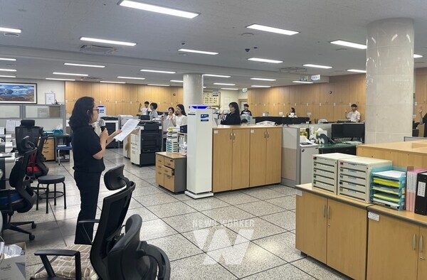 나주시 시민봉사과 ‘친절과 청렴 실천 다짐의 날’ 실시 장면. (사진제공-나주시)