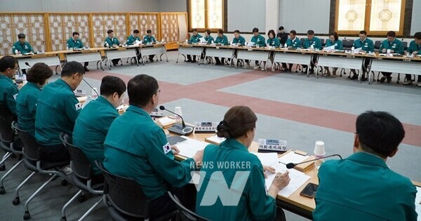 나주시가 2024년 재난관리평가에서 우수기관으로 선정됐다. 사진은 지난달 28일 나주시청 대회의실에서 열린 여름철 자연재난 대비 점검회의 장면. (사진제공-나주시)