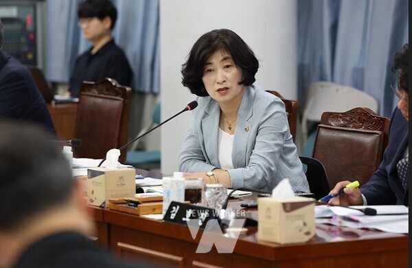 지난 23일 전서현 의원(국민의힘, 비례)이 기획조정실 소관 업무에 대해 질의하고 있다.