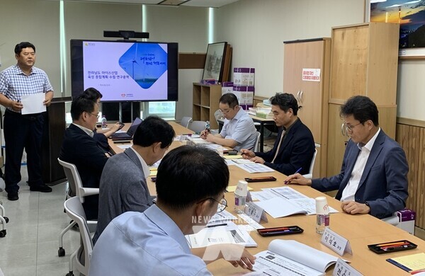 전라남도는 24일 마이스 관련 전문가, 전남관광재단 등 관계자 등이 참석한 가운데 마이스산업 육성 종합계획 수립 연구용역 착수보고회를 개최했다.