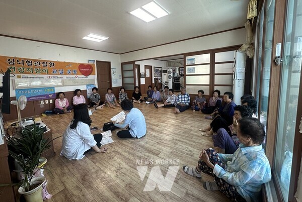 전남 진도군은 만성질환 관리가 양호하지 않은 고위험군과 환자를 대상으로 지난 23일부터 주 1회(총 8회) 심뇌혈관질환 예방관리 건강교실을 운영한다.