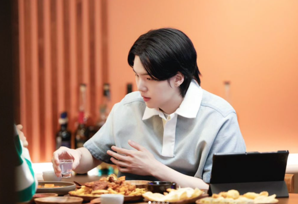 킥보드 음주운전 혐의로 경찰 조사를 받고 있는 BTS 슈가 [사진=슈가 인스타그램]