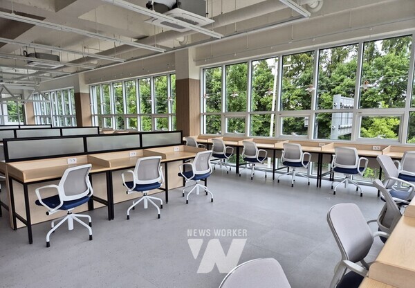 오치 복합 커뮤니티센터 내부 스터디 카페