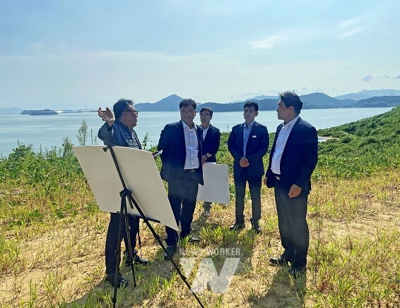 광양경제청은 8월 14일 수요일, 선양규 청장직무대리가 여수화양복합관광단지를 방문해 개발현황을 점검하고 관계자들을 격려했다.