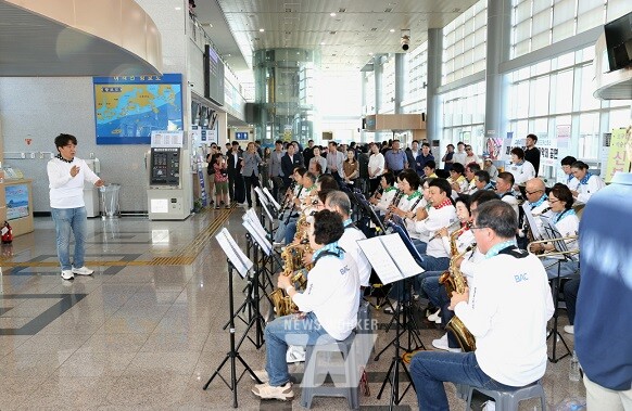 고흥군, ‘청춘 윈드오케스트라’ 버스킹 공연 큰 인기