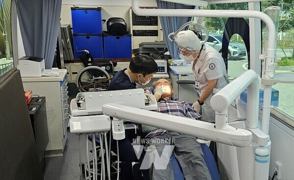 찾아가는 장애인 건강지킴이(전남건강버스 치과치료)