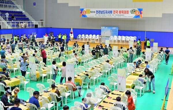 장성군이 24~25일 홍길동체육관에서 제20회 전라남도지사배 전국 바둑대회를 열었다