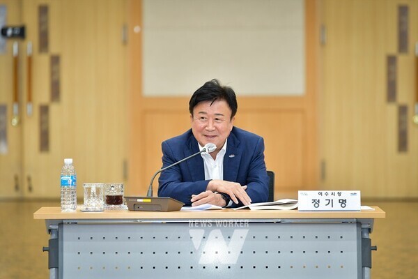 정기명 여수시장이 민선 8기 최대 공약인 ‘여수만 르네상스 종합개발계획’의 진척 상황을 직접 점검하고 나섰다.