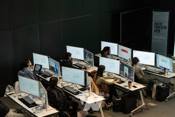 국립아시아문화전당(ACC, 전당장 이강현)은 오는 11월 2~10일까지 매주 토‧일요일에 진행되는 ‘지능형 아바타, 인간의 말과 행동을 품다: 언리얼 엔진과 인공지능 융합 워크숍’의 교육생을 모집한다.