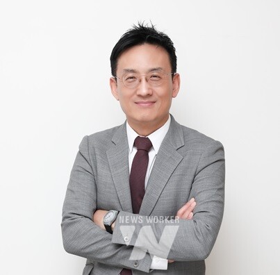 5일 21세기장성아카데미 강연을 맡은 최인철 교수