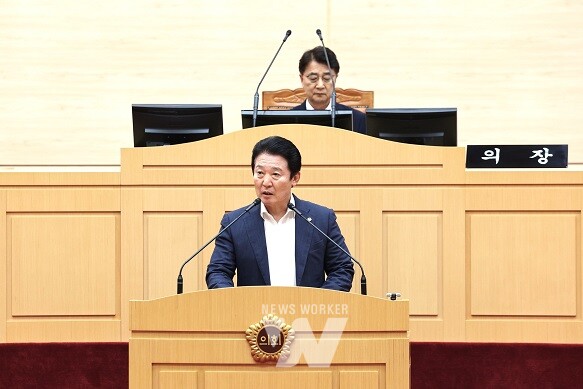 전라남도의회 제384회 임시회 제1차 본회의에서 전경선 의원이 5분 자유발언하고 있다.