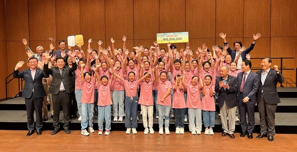 전라남도가 7일 여수 예울마루에서 전국 합창단 18개 팀 등 1천여 명이 참가한 ‘제2회 남도 전국 합창 경연 페스티벌’을 성황리에 개최했다.