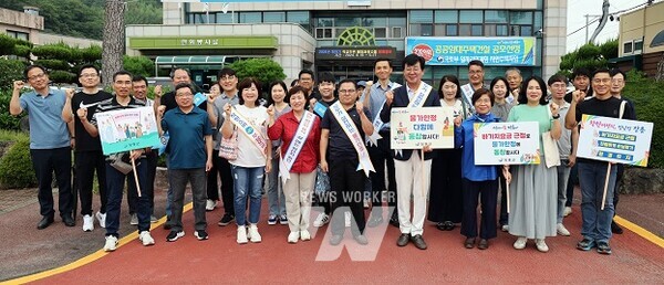 장흥군은 지난 7일 정남진장흥토요시장에서 전통시장 장보기와 물가안정을 위한 캠페인을 진행했다