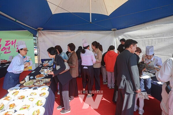 전남 곡성군이 '2024년 전국 요리대회'의 성공적인 개최를 위해 지난 6일 전남과학대, 곡성요식업지부와 함께 대회 추진을 위한 간담회를 개최했다