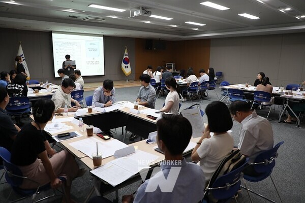 한국농어촌공사는 11일 윤리·인권·청렴 주간을 운영하며, 성숙하고 건강한 조직문화를 정착시키기 위한 노력을 이어가고 있다. (조직문화 미니워크숍)