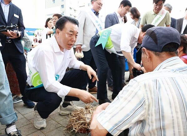 추석맞이 고인돌전통시장 장보기 행사-구복규 화순군수