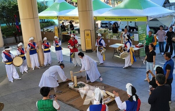 전남 담양군이 대도시 소비자들을 대상으로 ‘한가위 농특산품 특별전’을 열어 지역 농특산물의 우수성을 알렸다.