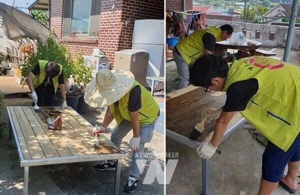 남도사랑담양군봉사단(회장 김재근)은 지난 19일 지역 어르신들의 삶의 질 향상을 위한 봉사활동으로 어르신들이 편안하게 휴식을 취할 수 있도록 2가구에 평상을 설치했다.