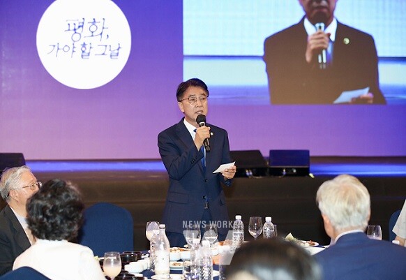 김태균 전라남도의회 의장은 9월 20일 호텔현대 바이 라한 목포에서 개최된 9‧19 평양공동선언 6주년 기념 포럼에 참석했다