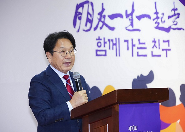 강기정 광주광역시장이 20일 오후 서구 광주차이나센터에서 열린 '제10회 중국문화주간 개막식'에 참석해 인사말을 하고 있다./광주광역시 제공