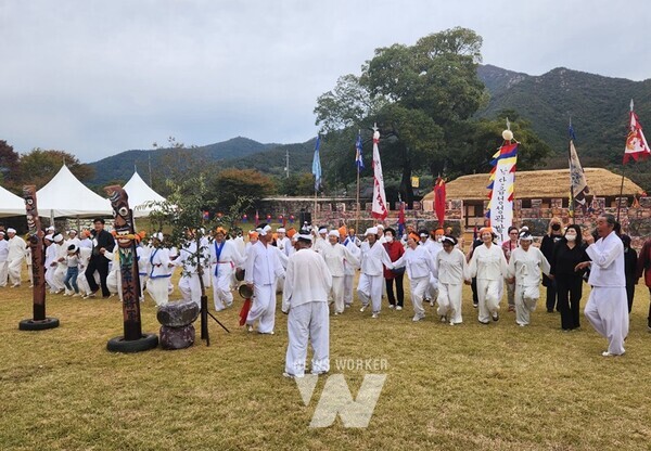 전남 순천시(시장 노관규)는 순천 낙안읍성의 역사성을 다양한 문화예술로 재현하는 「제29회 순천 낙안읍성 민속문화축제」를 오는 10월 3일부터 5일까지 3일간 순천 낙안읍성에서 개최한다