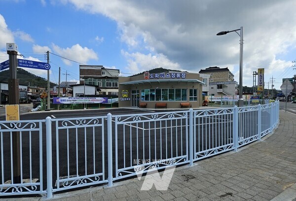 전남 고흥군(군수 공영민)은 도화면 소재지에 도화면민의 숙원사업이자 지역민의 교통편의 증진을 위한 첫걸음으로 도화 버스정류장 신축 공사를 완료했다