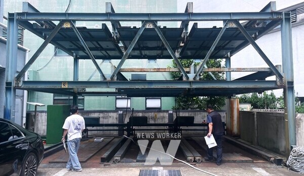 광주광역시(시장 강기정)는 지난 7월17일부터 9월19일까지 교통안전공단과 합동으로 광주지역 기계식주차장에 대해 안전관리 이행실태 감찰을 실시해 부적정 사례 15건을 적발, 자치구에 행정처분을 요구했다.