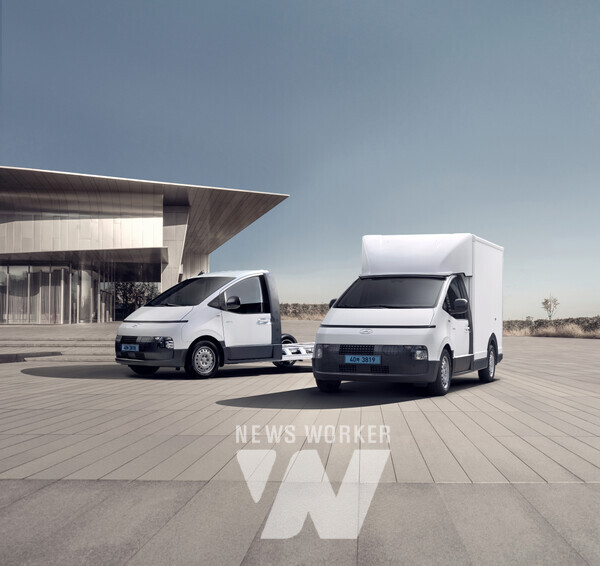 ST1 특장 하이탑(오른쪽)과 ST1 샤시캡(왼쪽) 외장 이미지