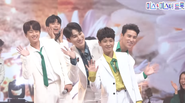가수 영탁, 이찬원, 임영웅, 김희재, 장민호, 정동원이 부른 '누이' [사진=TV조선 공식 유튜브]