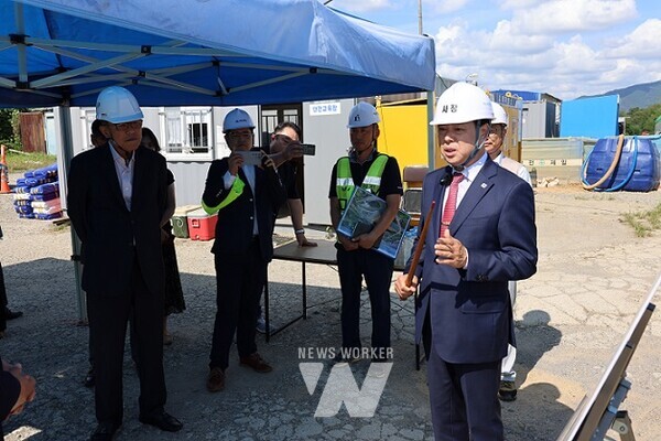 여수광양항만공사(사장 박성현, 이하 공사)는 광양항의 미래 발전 및 국가 물류 경쟁력 강화를 위해 세계 폴드콘(FOLDCON, 접철식 해상용 수송컨테이너) 생산·공급기지 유치에 나섰다