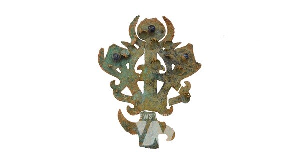 영암 내동리쌍무덤 출토 금동관편