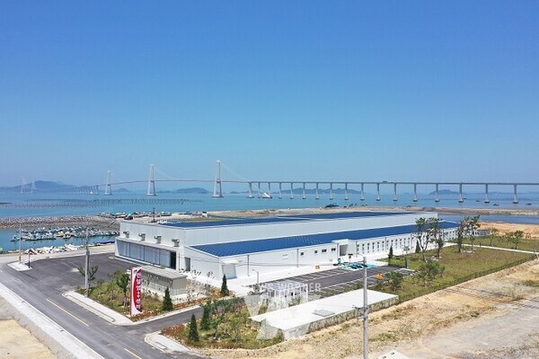 신안천일염 종합유통센터 전경