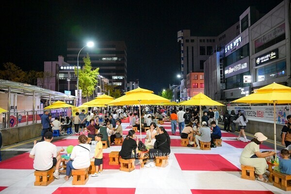 순천시(시장 노관규) 중앙로 일원에서 지난 27일부터 3일간 열린 ‘2024 순천푸드앤아트페스티벌’이 성황리에 막을 내렸다.