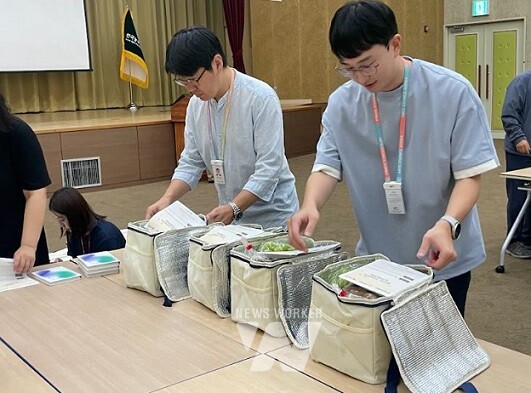 한국농수산식품유통공사-한국문화예술위원회 '꿈꾸는 꾸러미' 임직원 사회공헌
