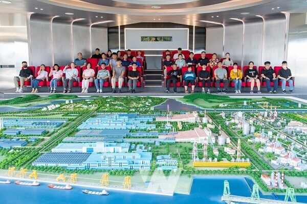 광양제철소가 송광행복타운 장애인 근로자들을 대상으로 한 견학 프로그램을 진행했다