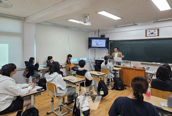 광주시교육청, 두암중에서 학교로 찾아가는 인문학교육 첫수업 실시
