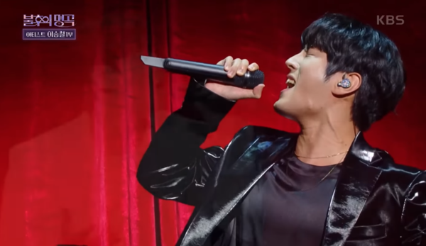 김중연의 퍼포먼스와 고음이 돋보인 이승철의 '오늘도 난' 커버 무대 [사진=KBS 레전드 케이팝]