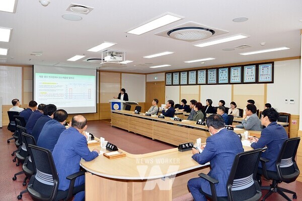 광양시의회(최대원 의장)는 탄소중립 실현과 기후변화 위기에 대한 인식을 높이고자 녹색전환연구소 이유진 소장을 초청해 특별 강연을 실시했다